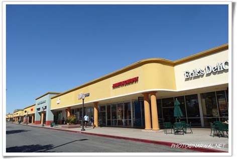 gilroy premium outlets leavesley road.